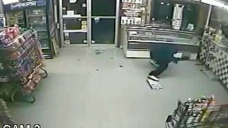 Смешная попытка ограбления - смотреть видео (0:31)