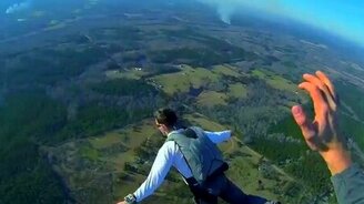 Захватывающий прыжок с высоты - смотреть видео (2:02)