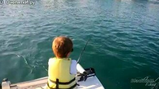 6-летний рыбак - смотреть видео (1:24)