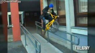 Подборка новых падений и новых неудач - смотреть видео (3:29)