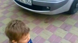 Мальчуган знает все марки авто - смотреть видео (1:03)