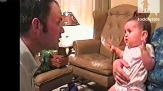 Малыш и страшная маска - смотреть видео (0:44)