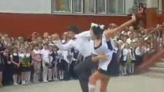 Зажигательный танец на выпускном - смотреть видео (1:19)