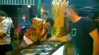 Мороженщик с чувством юмора - смотреть видео (1:23)