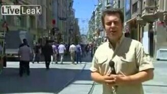 Маленький тролль из трамвая - смотреть видео (0:11)