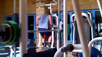 Необычное упражнение на тренажёре - смотреть видео (0:13)