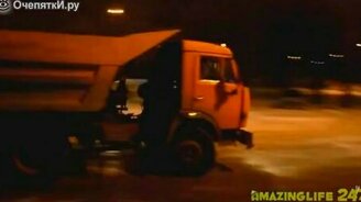 Подборка прикольных сюжетов из Интернета - смотреть видео (4:56)