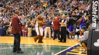 Задорный рефери - смотреть видео (0:52)