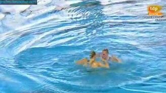 Пловчихи выступают под тяжёлый металл - смотреть видео (5:37)