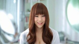 Жёсткая реклама бюстгальтера - смотреть видео (1:28)