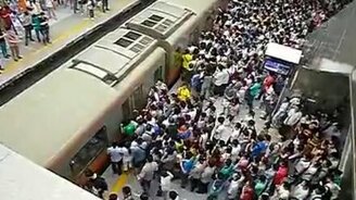 Час-пик в метро - смотреть видео (2:30)