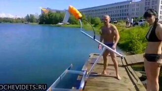 Отличный водный самокат - смотреть видео (1:00)