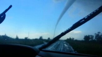 Мощный смерч впереди - смотреть видео (2:59)