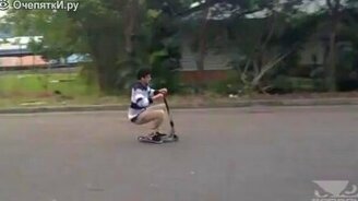 Сальто на самокате - смотреть видео (0:05)