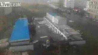 Мощный ураган в Китае - смотреть видео (0:33)