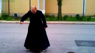 Святой скейтер - смотреть видео (3:08)