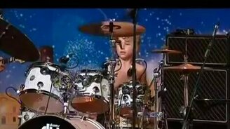 9-летний заядлый барабанщик - смотреть видео (1:34)