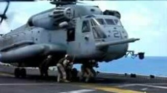 Помогли вертолёту приземлиться - смотреть видео (1:10)