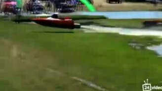 Лихач на моторной лодке - смотреть видео (1:39)