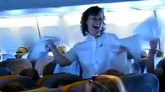 Игра в подушки - смотреть видео (0:42)