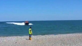 Мастерски причалил на берег - смотреть видео (0:30)