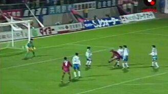 Мастерский красивый гол в футболе - смотреть видео (0:36)