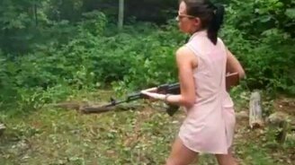 Не давай бабе оружия! - смотреть видео (0:49)