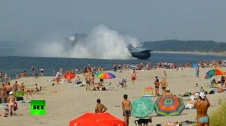 Десантный корабль на пляже - смотреть видео (0:32)