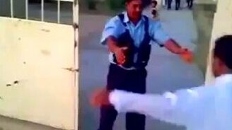 Жопотрог на входе в мечеть - смотреть видео (2:51)