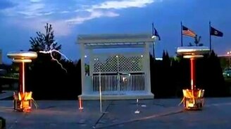 Поющие генераторы Тесла - смотреть видео (6:58)