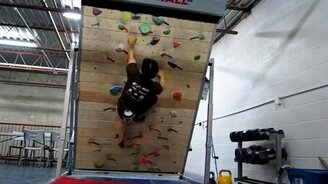 Тренажёр для скалолазов - смотреть видео (1:28)