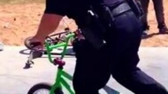Полицейский на BMX - смотреть видео (1:20)