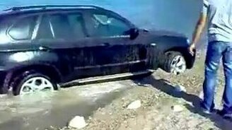 Утопили БМВ - смотреть видео (2:58)