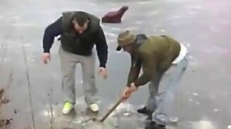 Облегчённый вариант русской рулетки - смотреть видео (1:07)