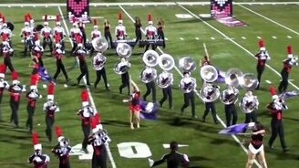 Завал музыкального оркестра на стадионе - смотреть видео (0:21)