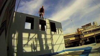 Пацаны на батуте творят чудеса - смотреть видео (2:34)