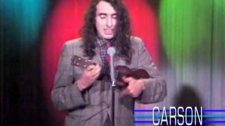 Смешная песенка под минигитару - смотреть видео (2:07)