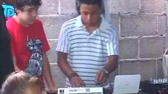 Беспроводные технологии у диджея - смотреть видео (1:02)