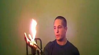 Ручной огнемёт - смотреть видео (2:16)