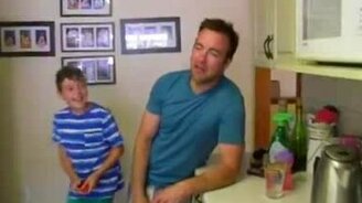 Пародия отца на дочкину истерику - смотреть видео (0:48)