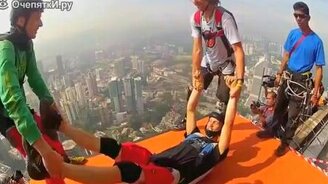 После такого своя жизнь покажется скучной - смотреть видео (2:31)