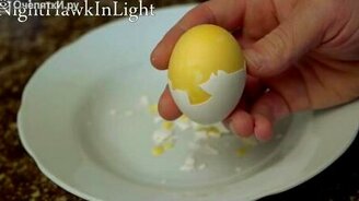 Если вам нужно смешать желток с белком... - смотреть видео (0:53)