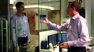 Жест, которого боятся все мужчины - смотреть видео (0:11)