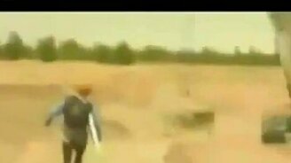 Самый отважный прыжок с парашютом - смотреть видео (0:34)