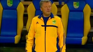 Тренеры футбола общаются - смотреть видео (0:04)