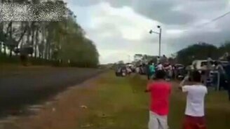 Ещё бы немного - и не повезло бы... - смотреть видео (0:16)