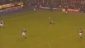 Благородный поступок футболиста - смотреть видео (0:30)