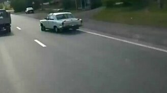 Совсем спущенная Волга - смотреть видео (0:22)