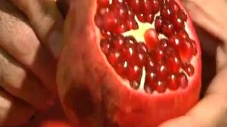 Как правильно чистить гранат - смотреть видео (2:27)