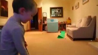 Маленький чемпион по гольфу - смотреть видео (0:36)